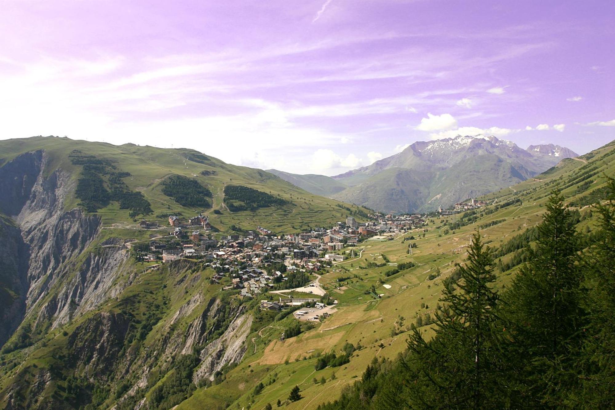 Vacanceole - Residence Cortina เลส์เดอซาลป์ ภายนอก รูปภาพ