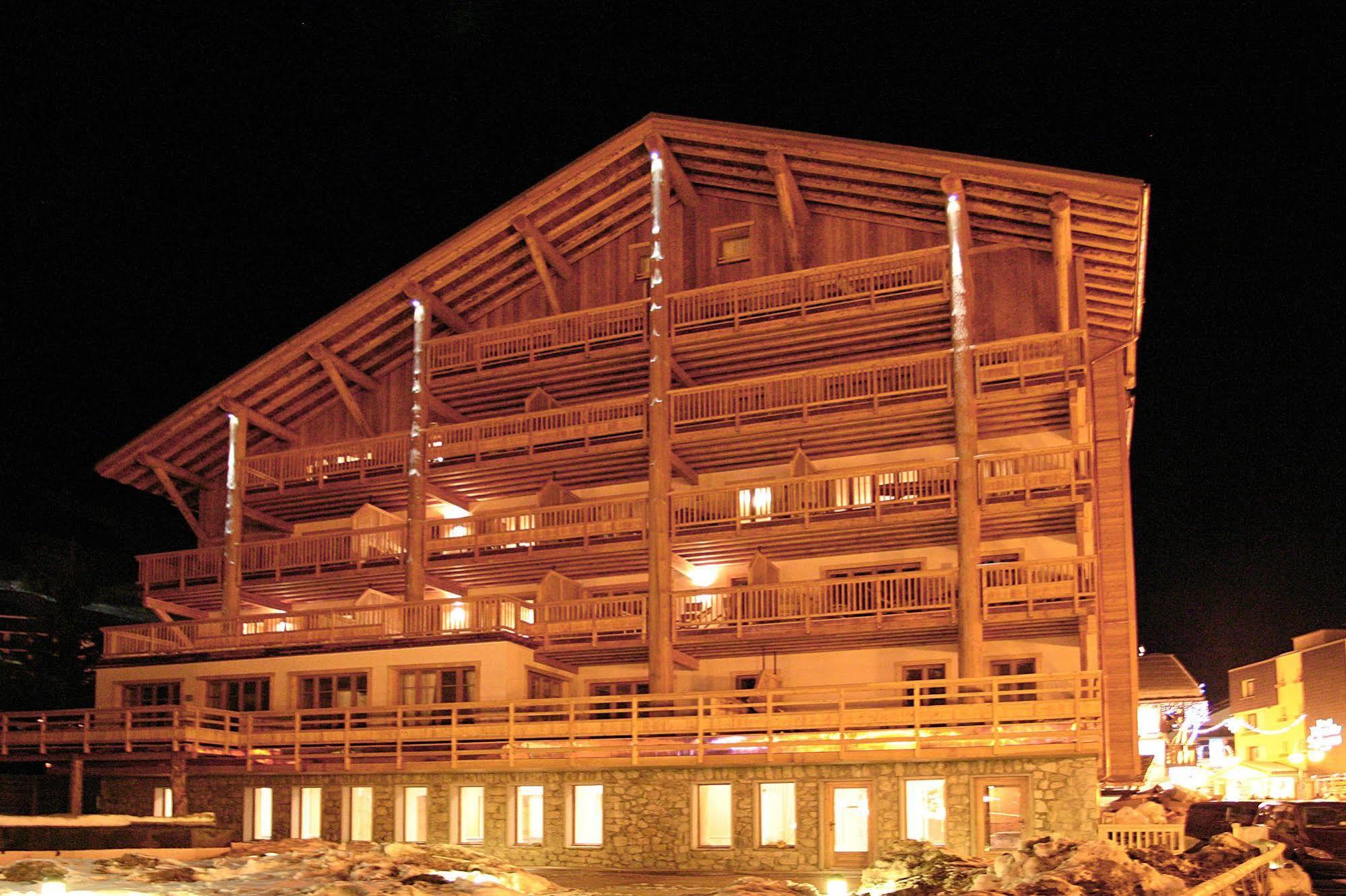 Vacanceole - Residence Cortina เลส์เดอซาลป์ ภายนอก รูปภาพ